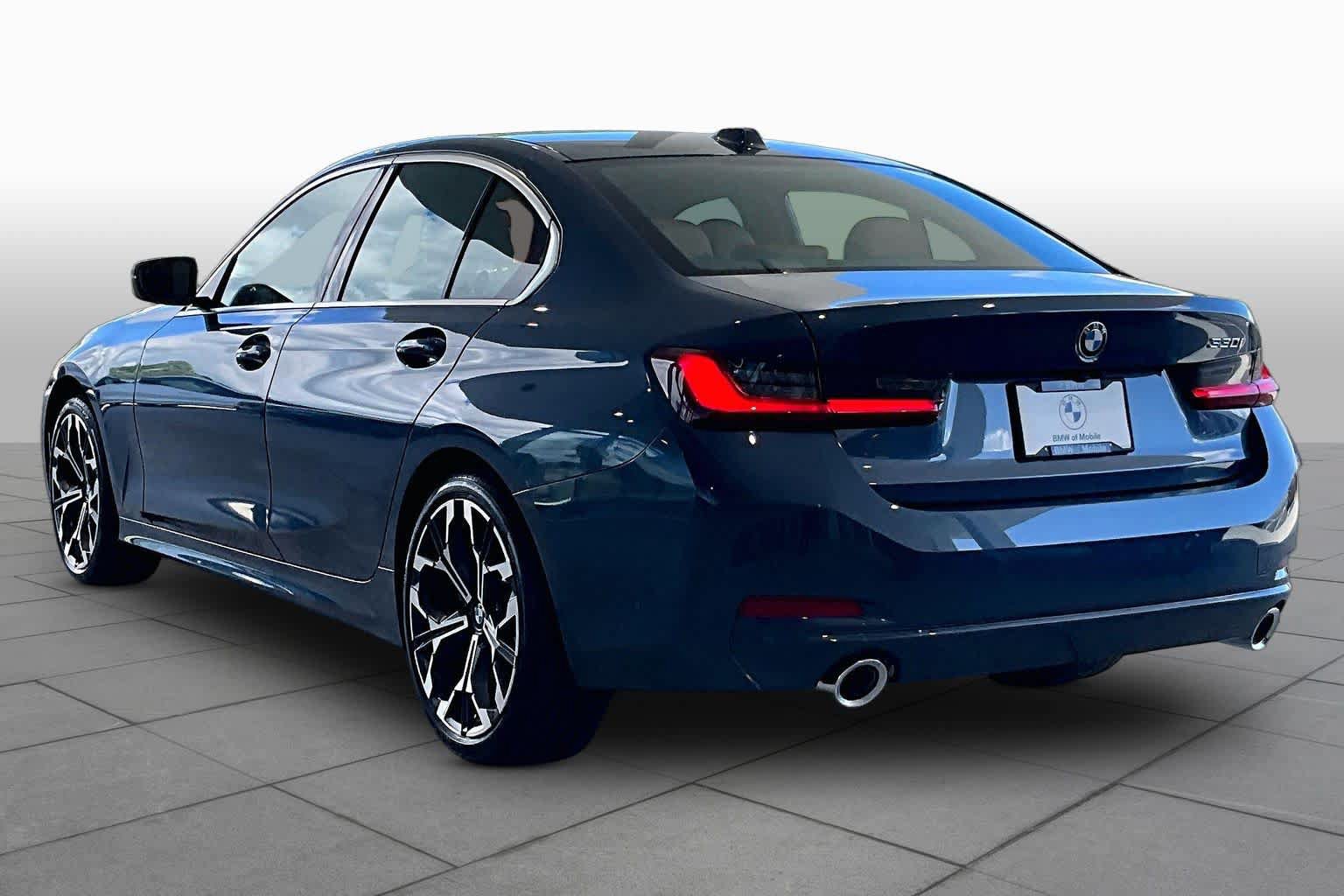 Used 2025 BMW 330i Sedan RWD image 11