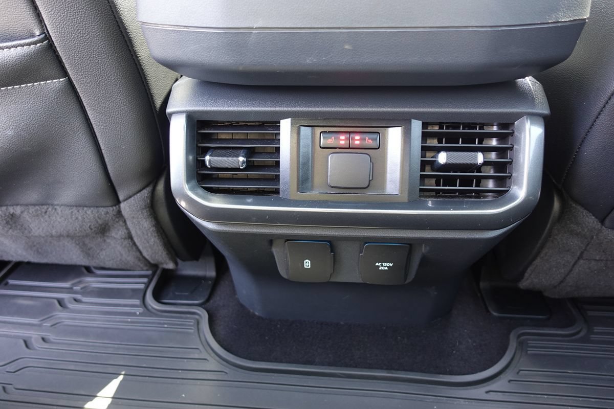 Used 2023 Ford F150 Lariat w/ Equipment Group 502A High AWD/4WD image 42