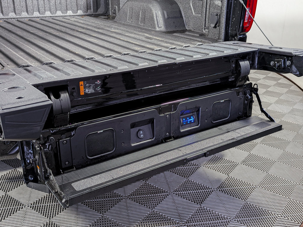Used 2025 GMC Sierra 1500 Denali Ultimate AWD/4WD image 8