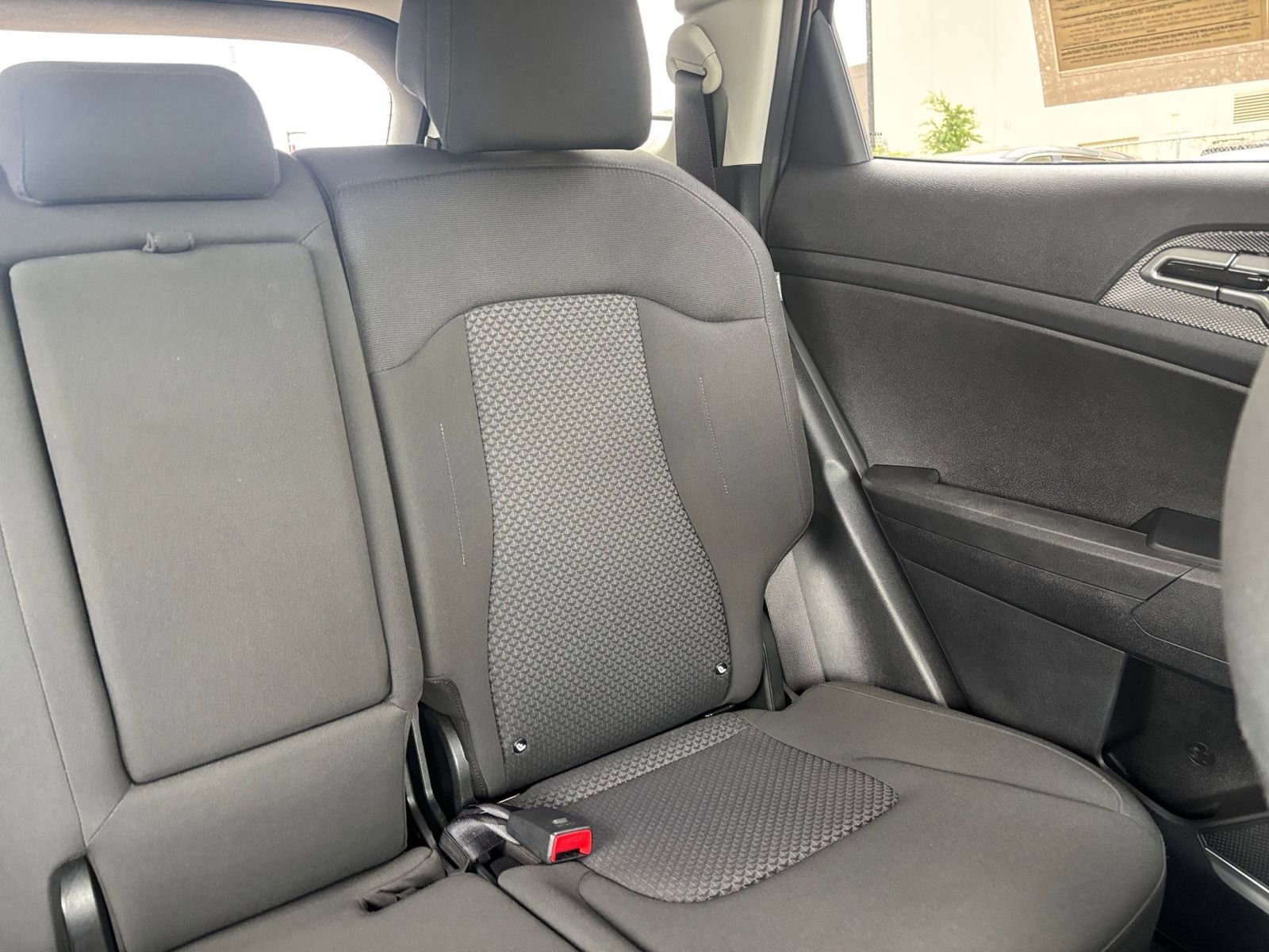 Used 2025 Kia Sportage LX image 36