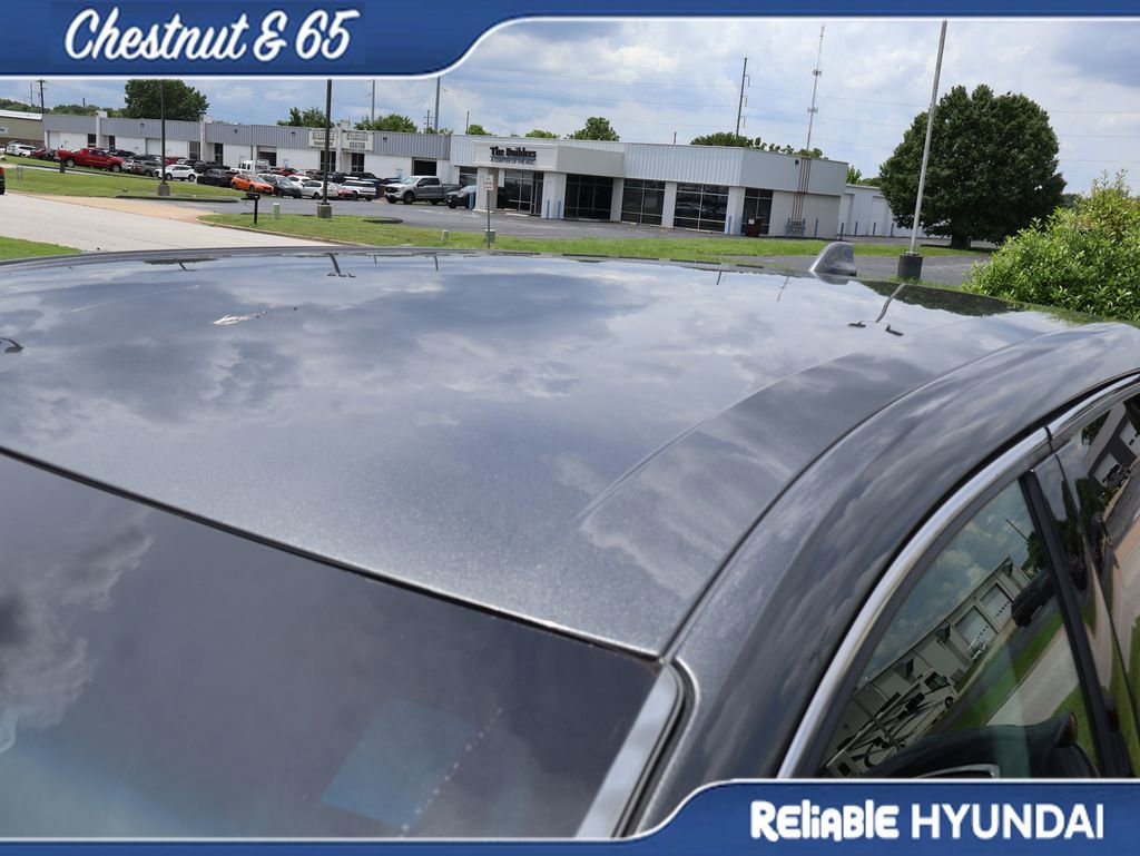 Used 2017 Ford Edge SEL w/ Equipment Group 201A AWD/4WD image 14