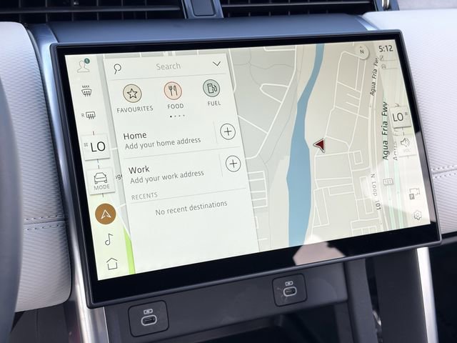 Used 2025 Land Rover Discovery Sport Dynamic SE image 13