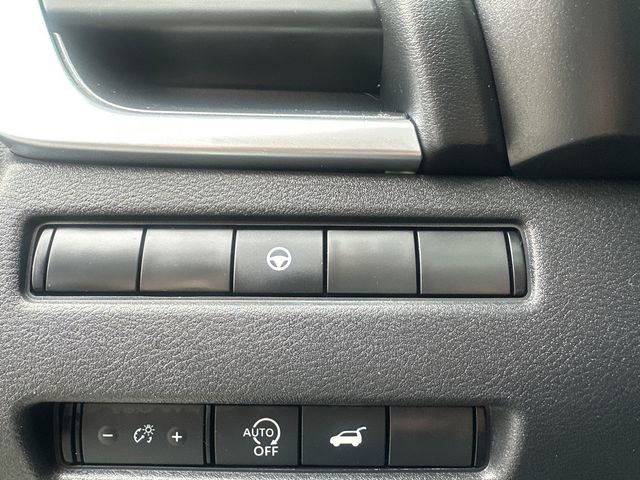 Used 2023 Nissan Rogue SV w/ SV Premium B Package image 30