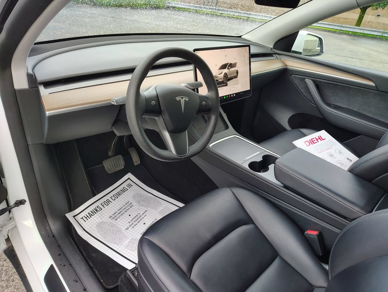 Used 2025 Tesla Model Y Long Range AWD/4WD image 15