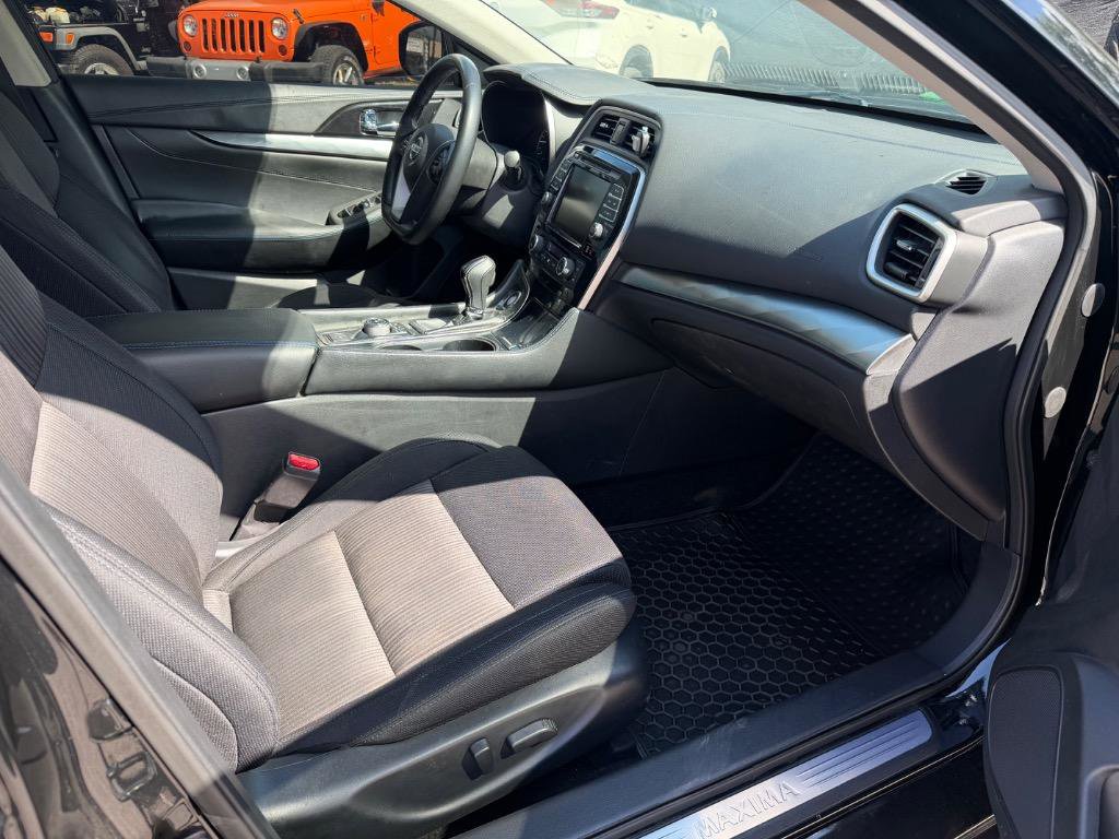 Used 2019 Nissan Maxima 3.5 S w/ Floor Mat Group FWD image 14