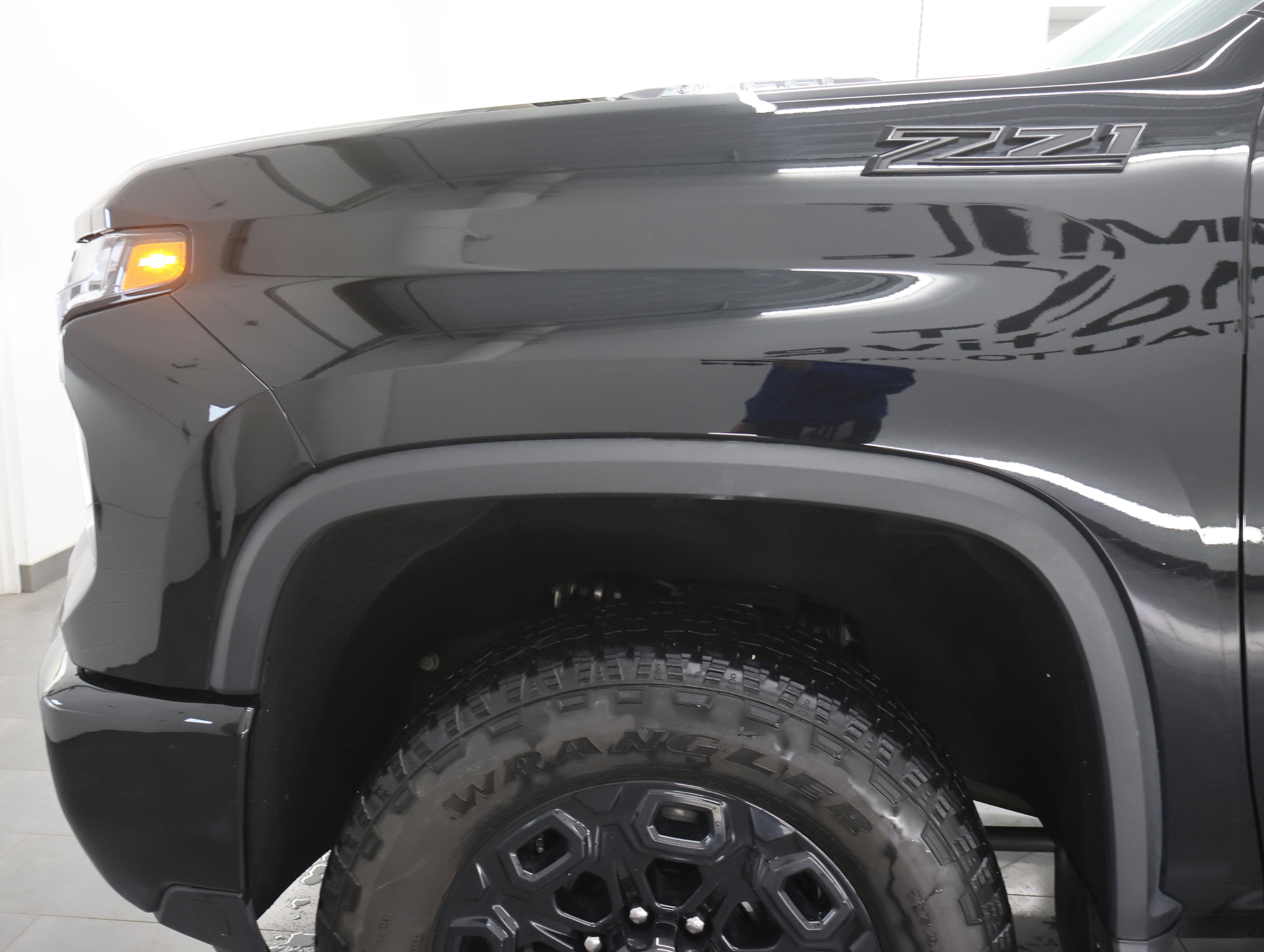 Used 2024 Chevrolet Silverado 2500 LT w/ Midnight Edition image 39