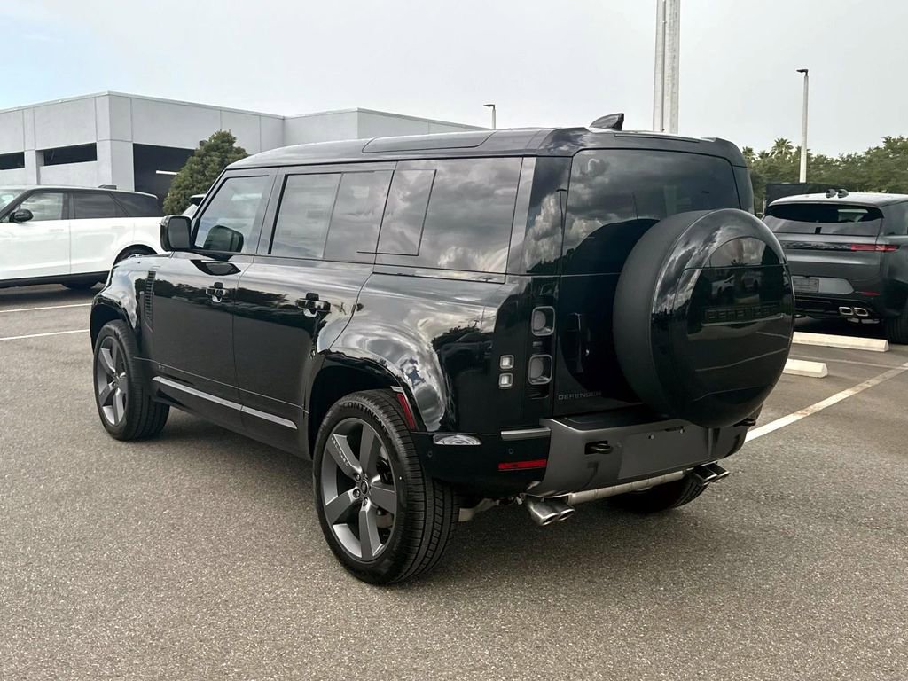 New 2025 Land Rover Defender 110 V8 image 4