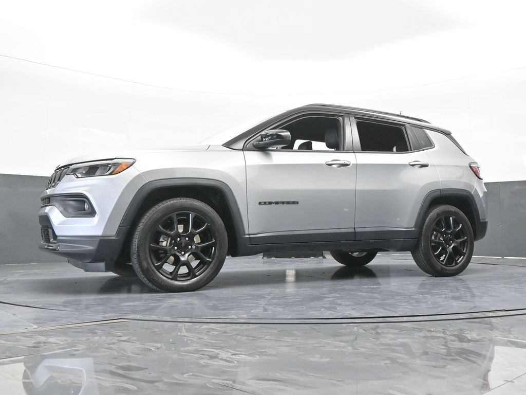 Used 2022 Jeep Compass Latitude FWD image 51