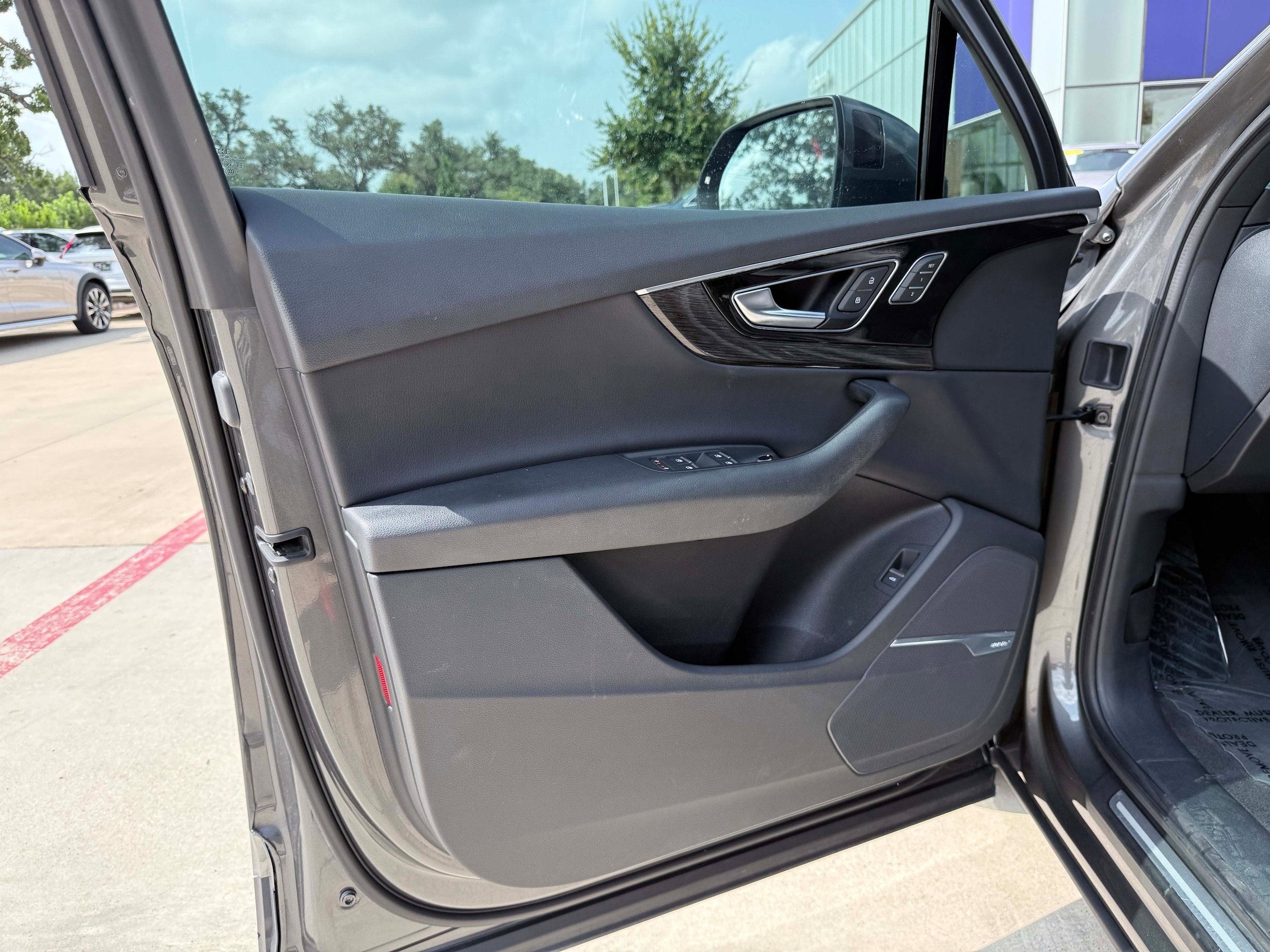 Used 2019 Audi Q7 3.0T Premium Plus AWD/4WD image 11