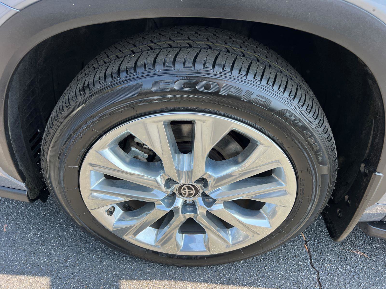 Used 2022 Toyota Highlander Limited image 12