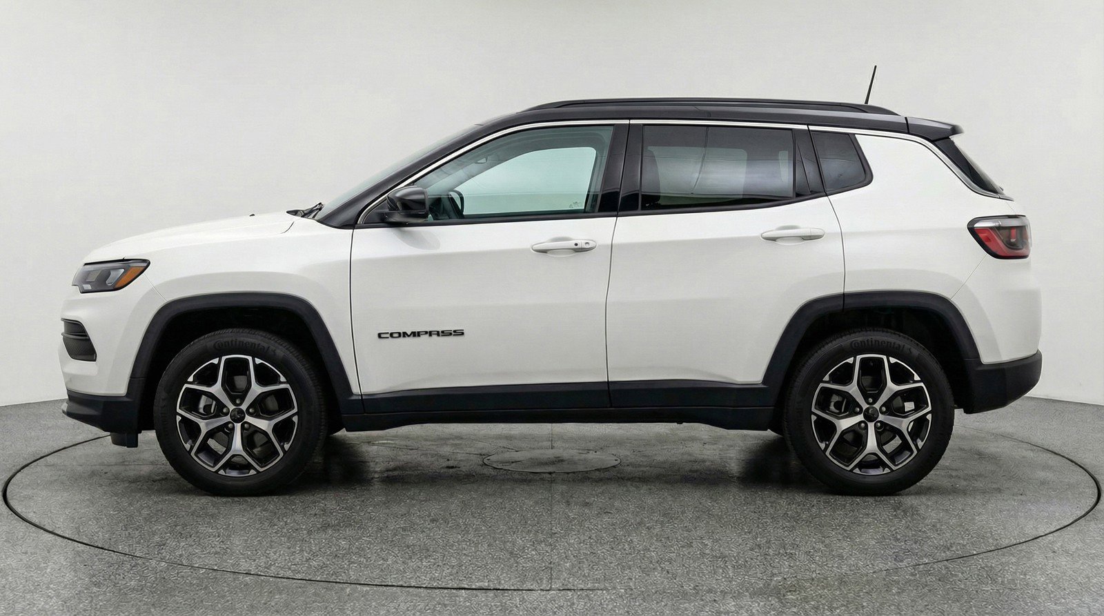 Used 2025 Jeep Compass Limited AWD/4WD image 5