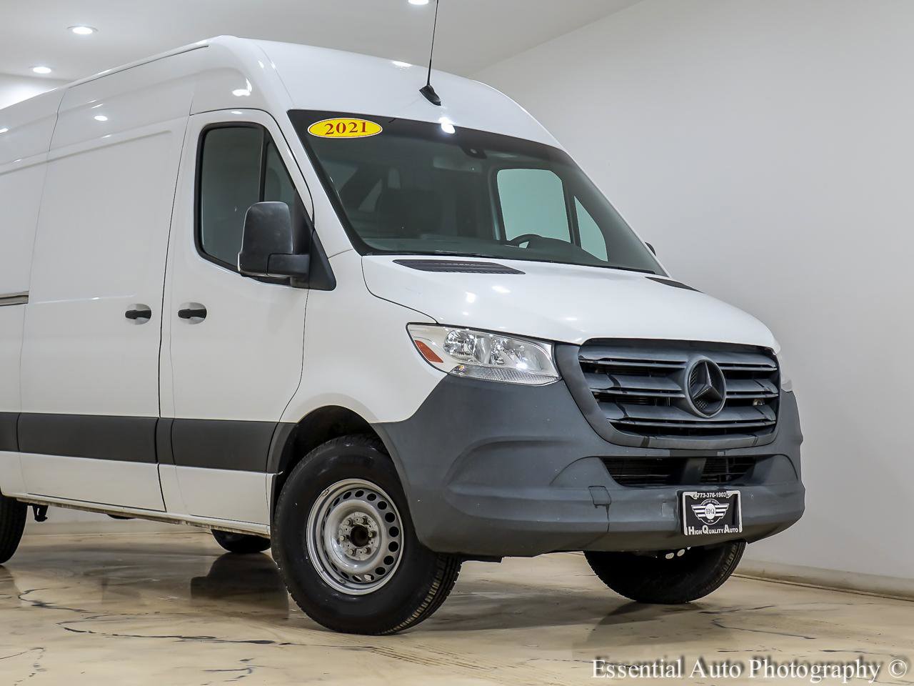 Used 2021 Mercedes-Benz Sprinter 1500 image 2