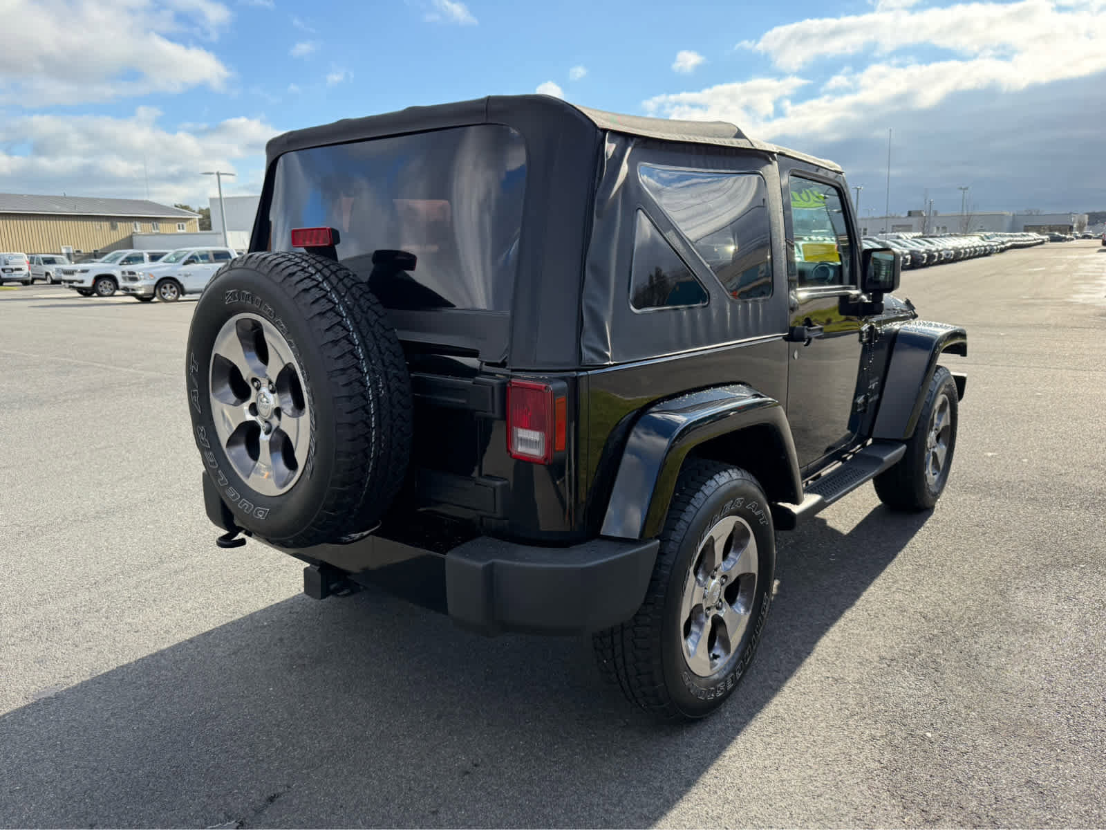 Used 2018 Jeep Wrangler Sahara w/ Connectivity Group image 10
