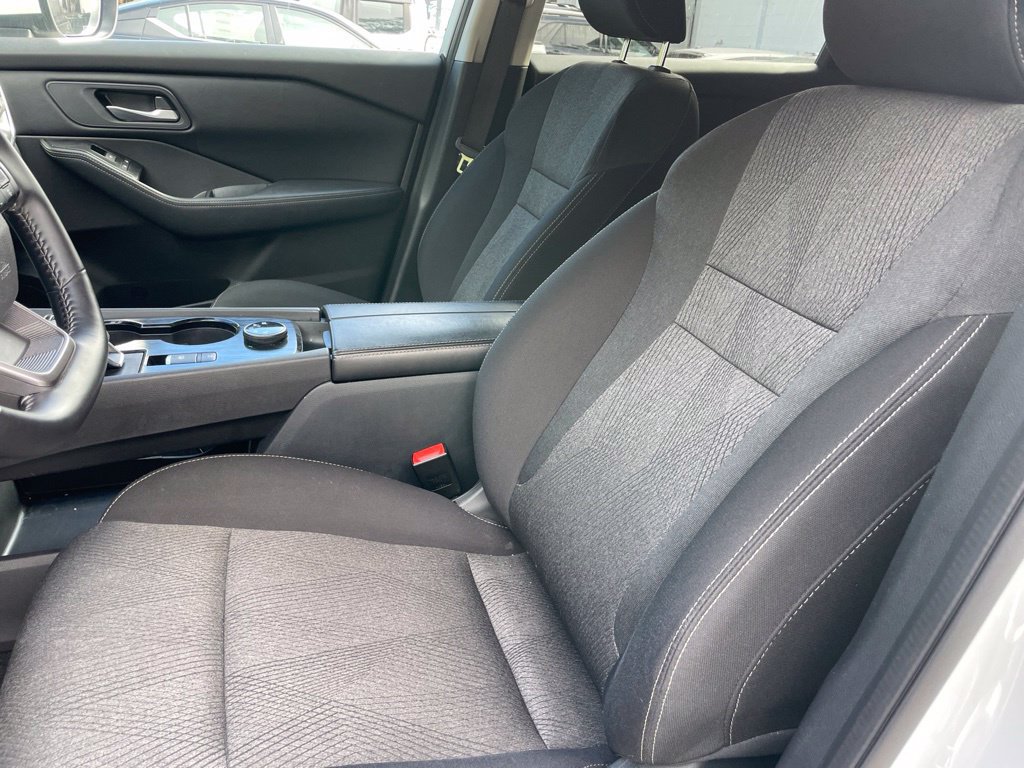 Certified 2025 Nissan Rogue SV AWD/4WD image 7