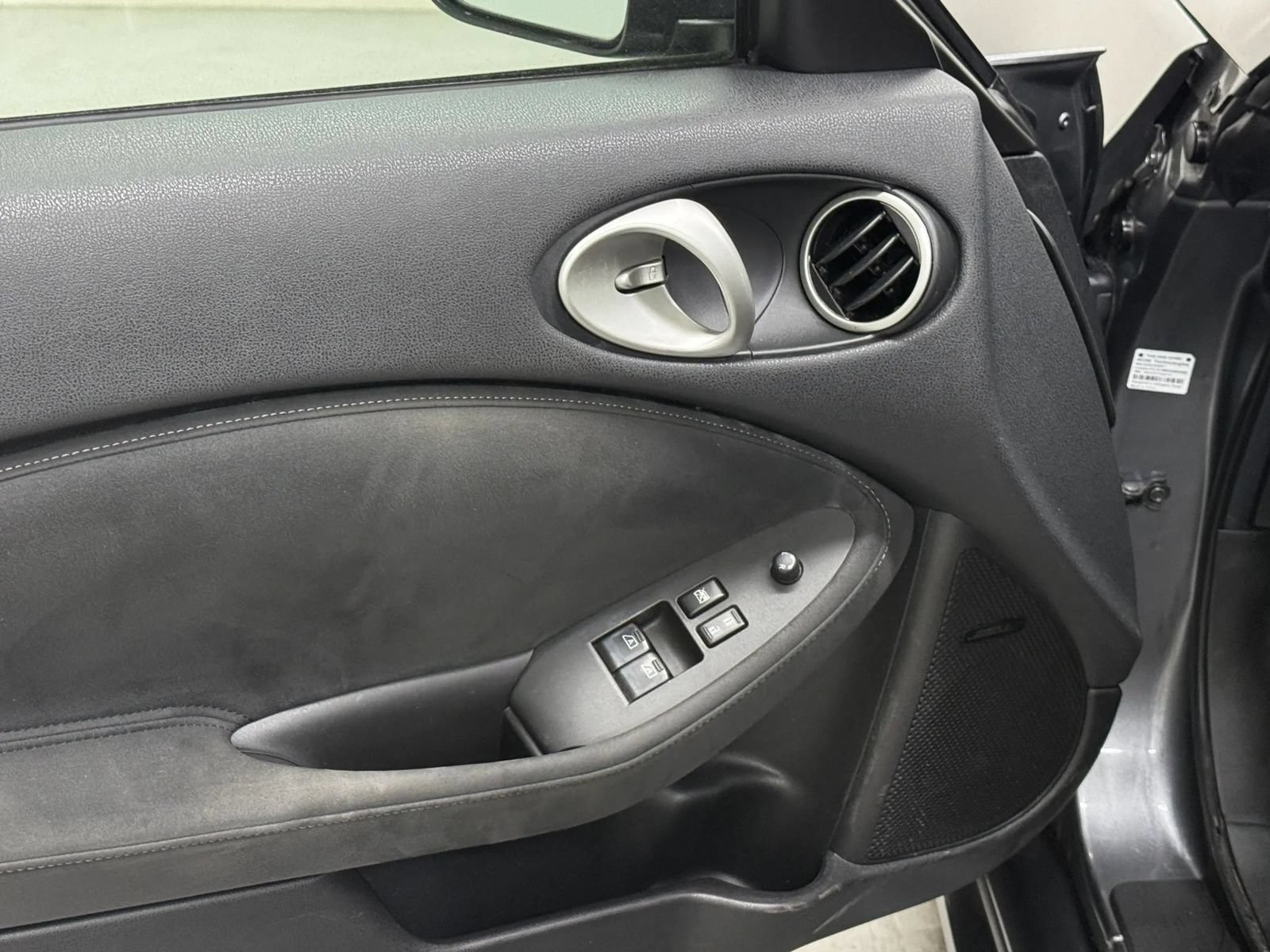 Used 2019 Nissan 370Z Touring Sport RWD image 25
