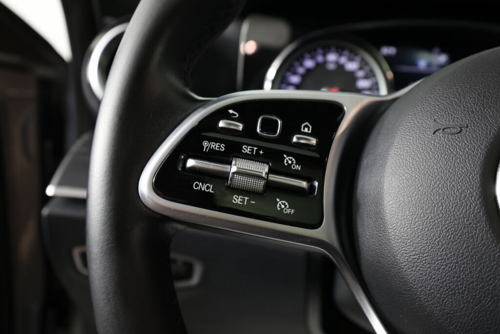 Used 2019 Mercedes-Benz E 300 4MATIC image 35