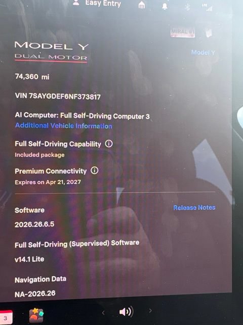 Used 2022 Tesla Model Y Performance AWD/4WD image 12