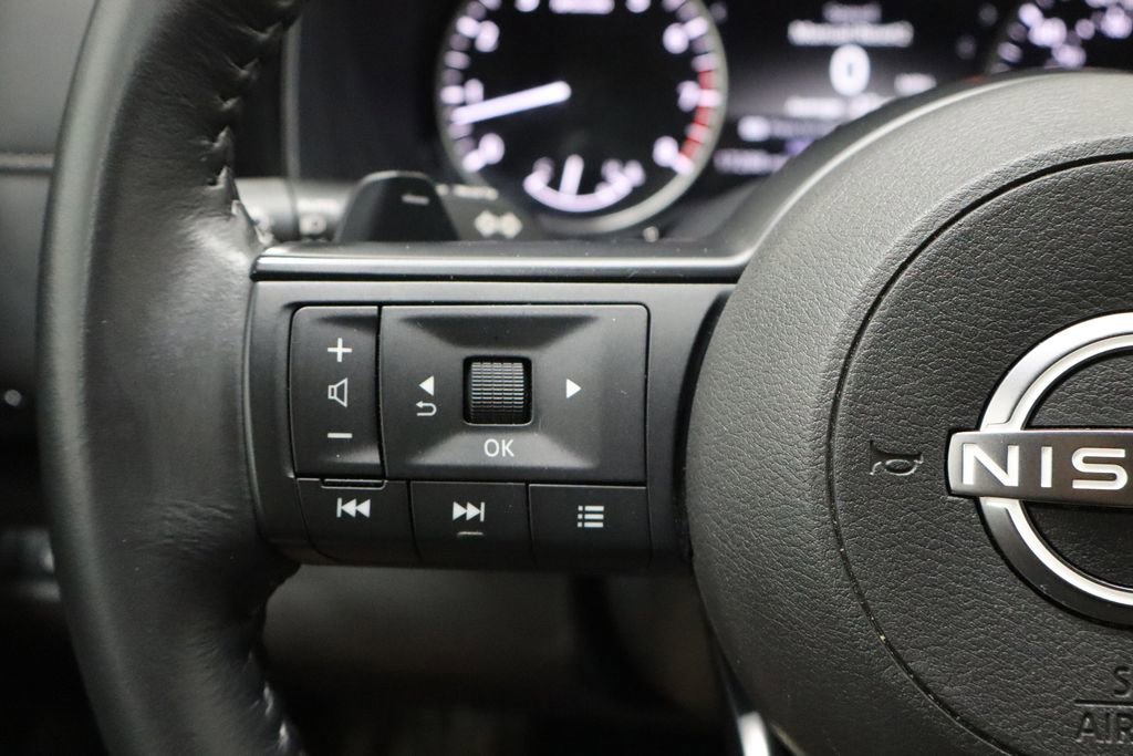 Used 2024 Nissan Pathfinder SV image 25