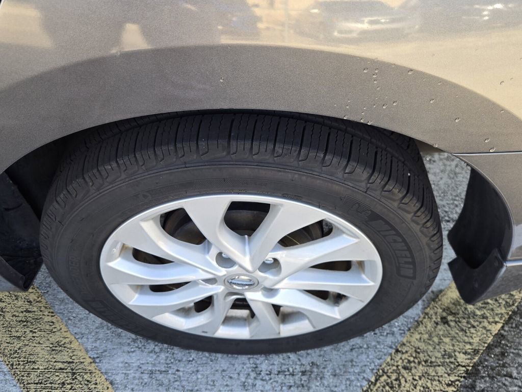 Used 2019 Nissan Sentra SV FWD image 8