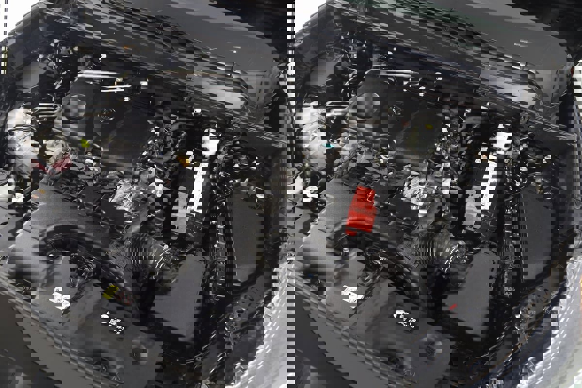 Used 2019 Toyota RAV4 XLE Premium image 18