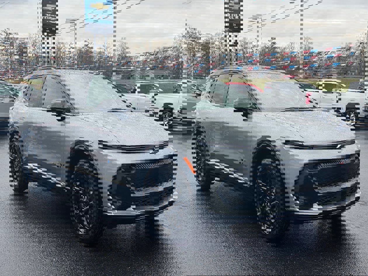 New 2026 Chevrolet Equinox EV RS image 3