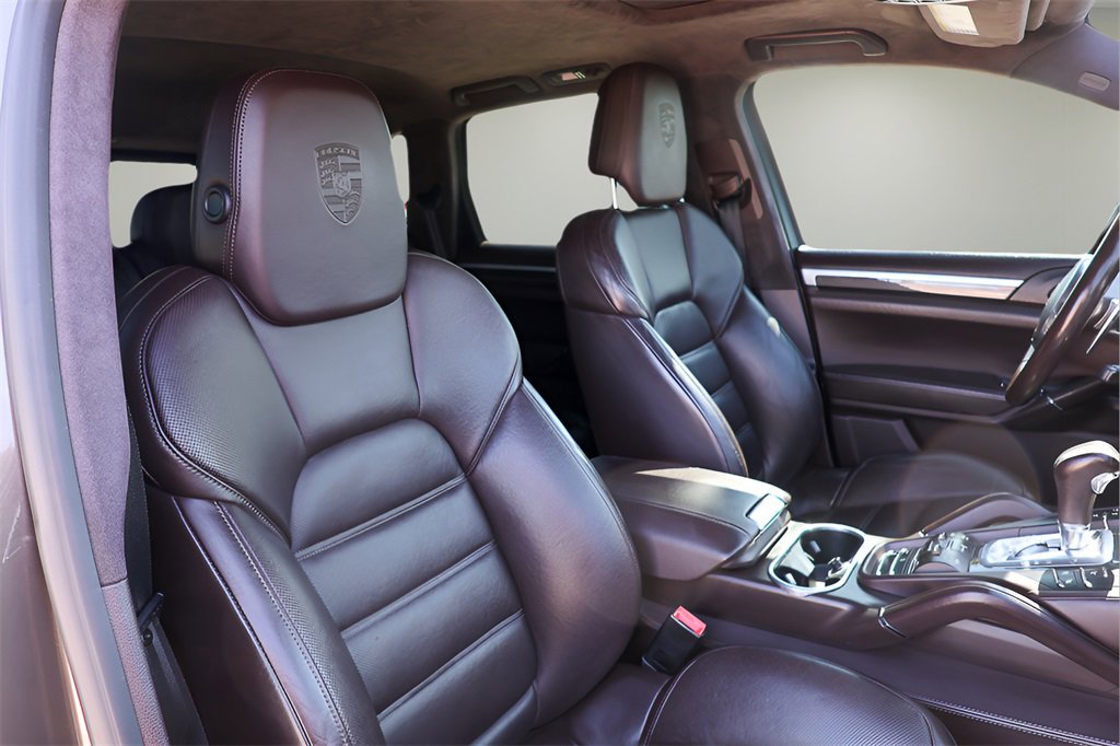 Used 2014 Porsche Cayenne Turbo S image 47