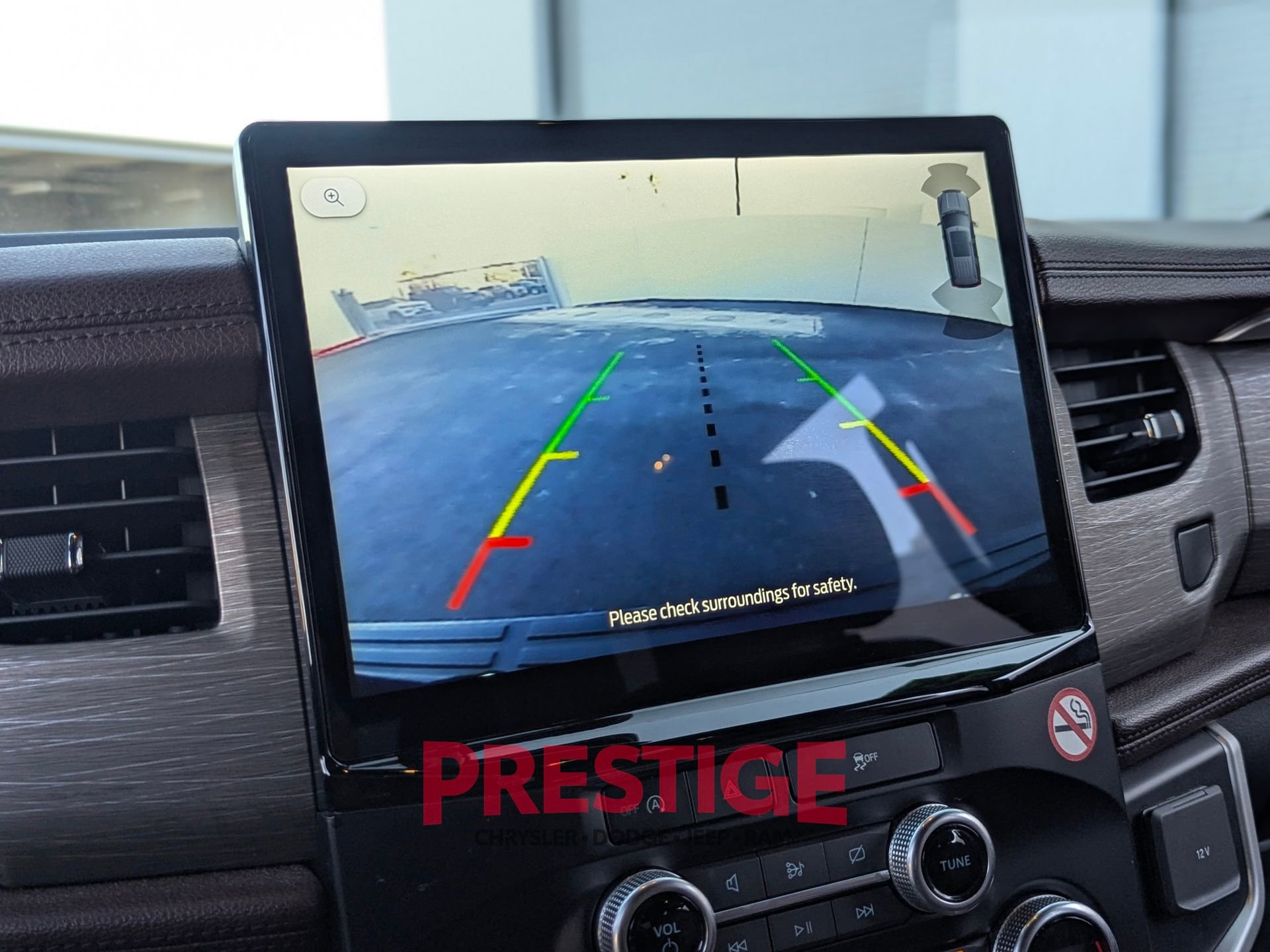 Used 2024 Ford Expedition Limited RWD image 23