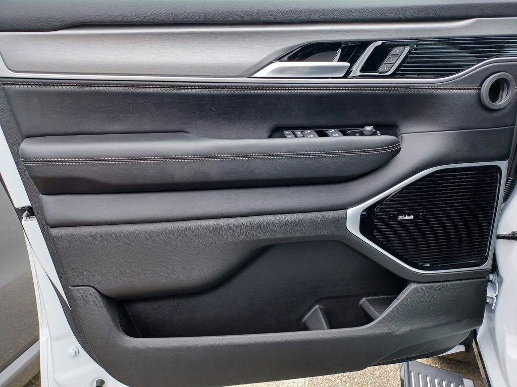 New 2026 Jeep Grand Wagoneer Limited AWD/4WD image 10