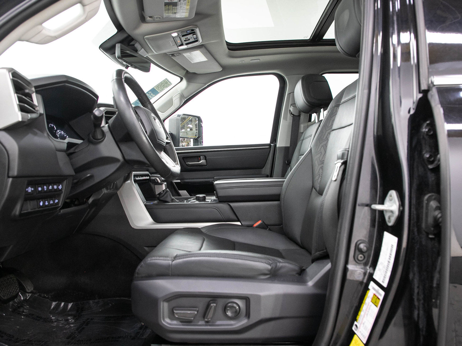 Used 2023 Toyota Tundra Limited AWD/4WD image 23