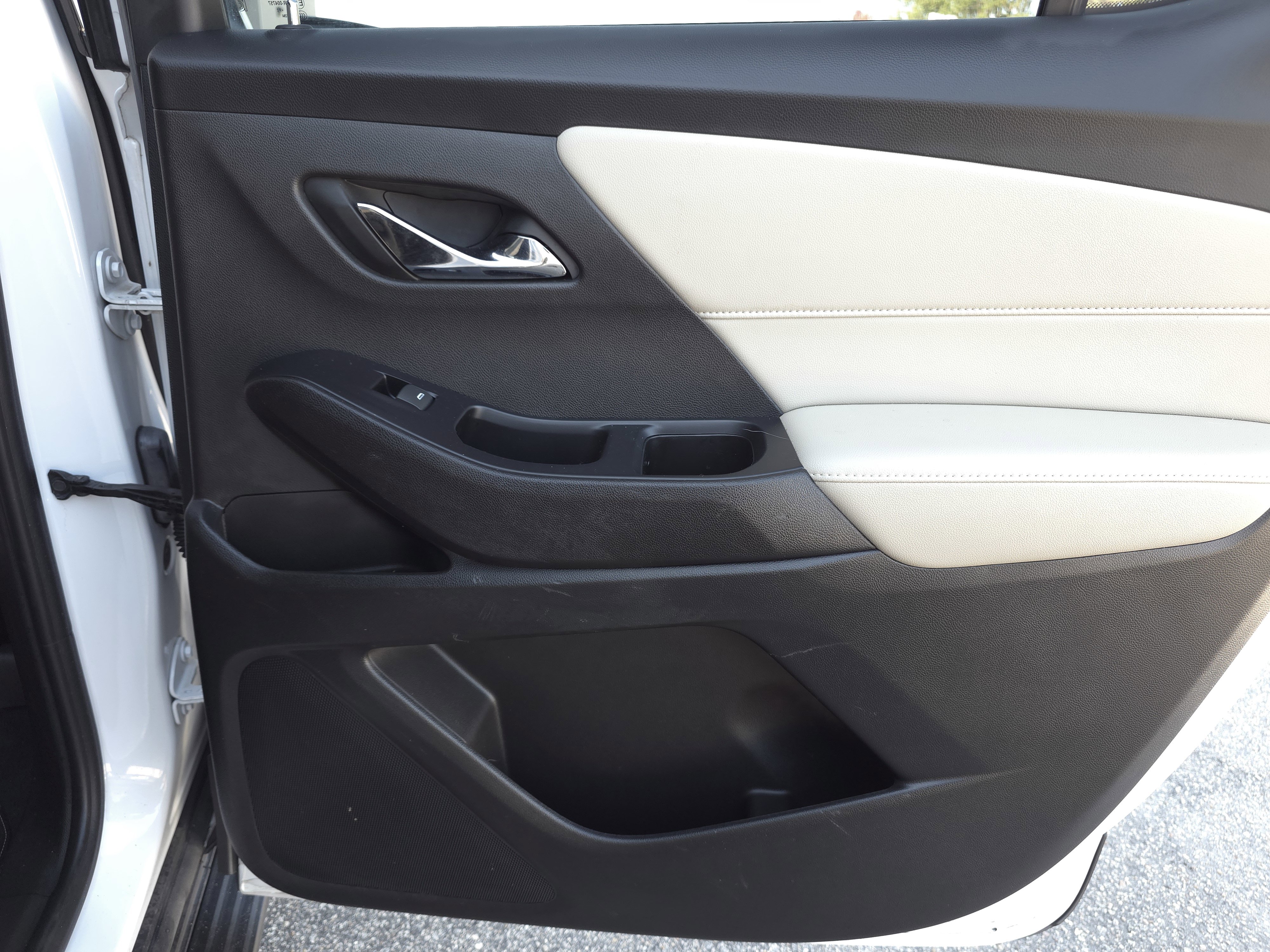 Used 2023 Chevrolet Traverse LT w/ LT Premium Package image 41