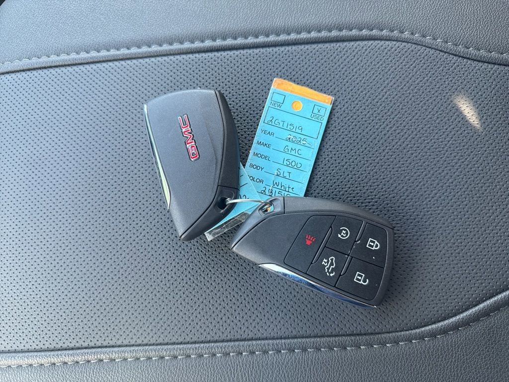 Used 2025 GMC Sierra 1500 SLT w/ SLT Convenience Package image 39