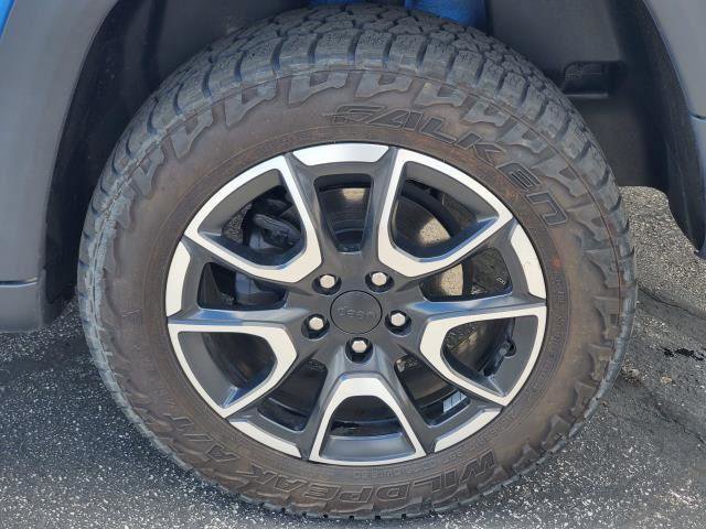 Used 2024 Jeep Compass Trailhawk w/ Trailhawk Convenience Group AWD/4WD image 31