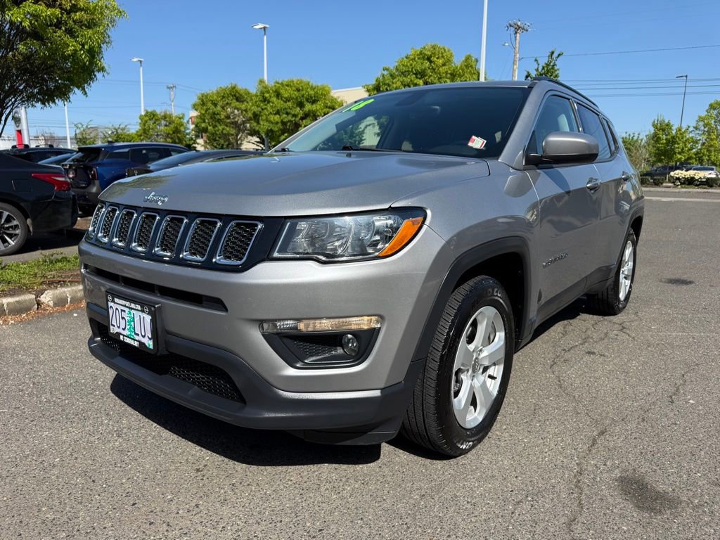 Used 2018 Jeep Compass Latitude w/ Popular Equipment Group FWD image 11