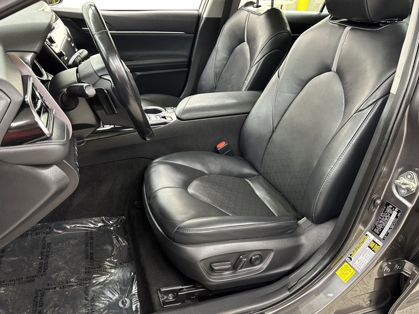 Used 2020 Toyota Camry XSE image 4