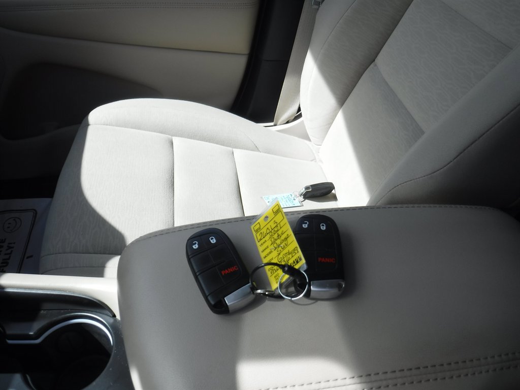 Used 2021 Dodge Durango SXT image 16