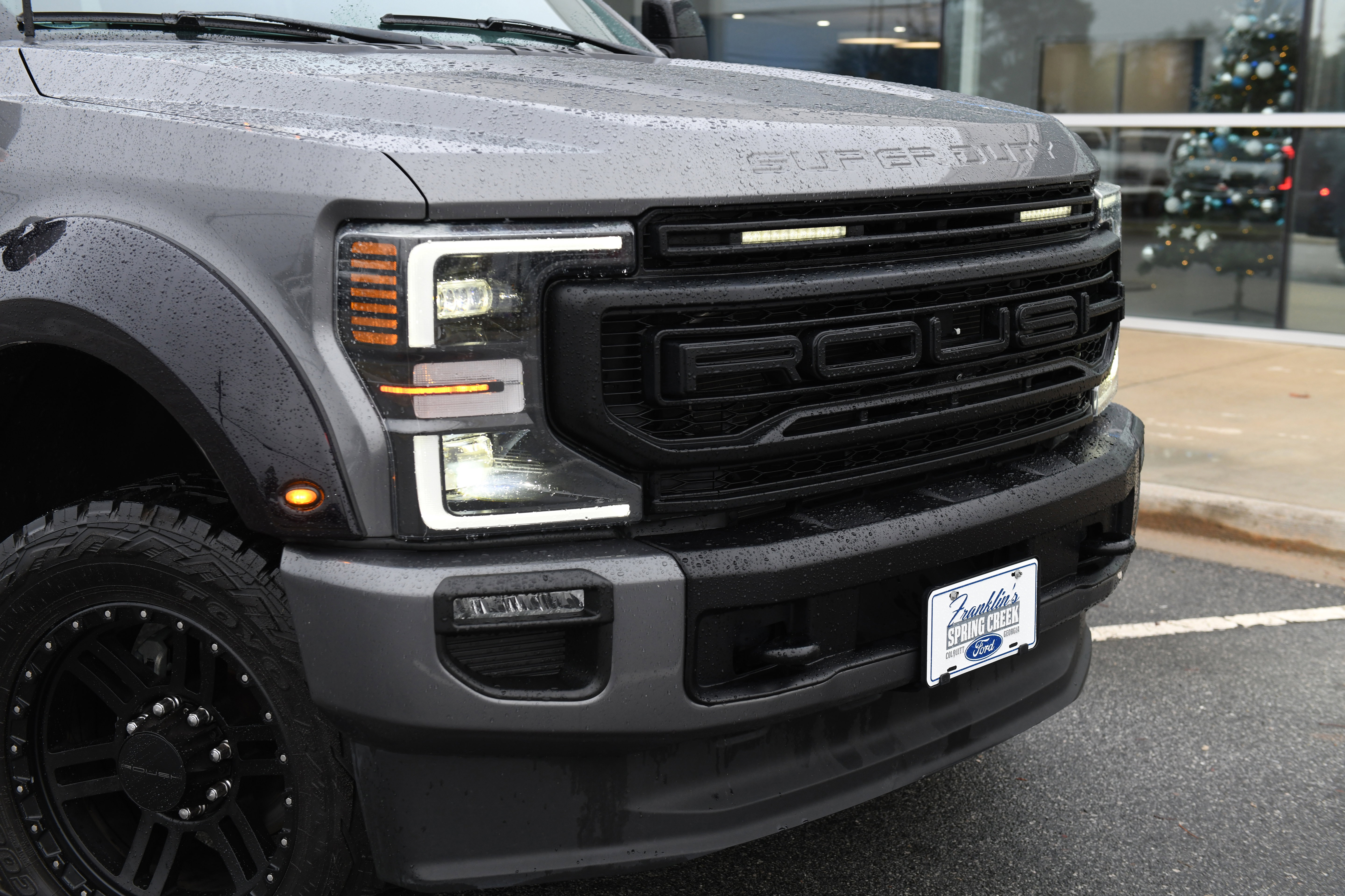 Used 2022 Ford F250 Lariat w/ Black Appearance Package image 4