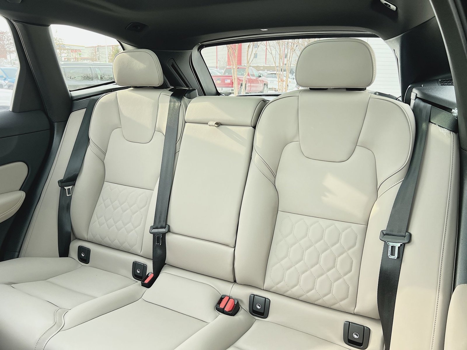 New 2026 Volvo XC60 B5 Plus w/ Climate Package AWD/4WD image 25