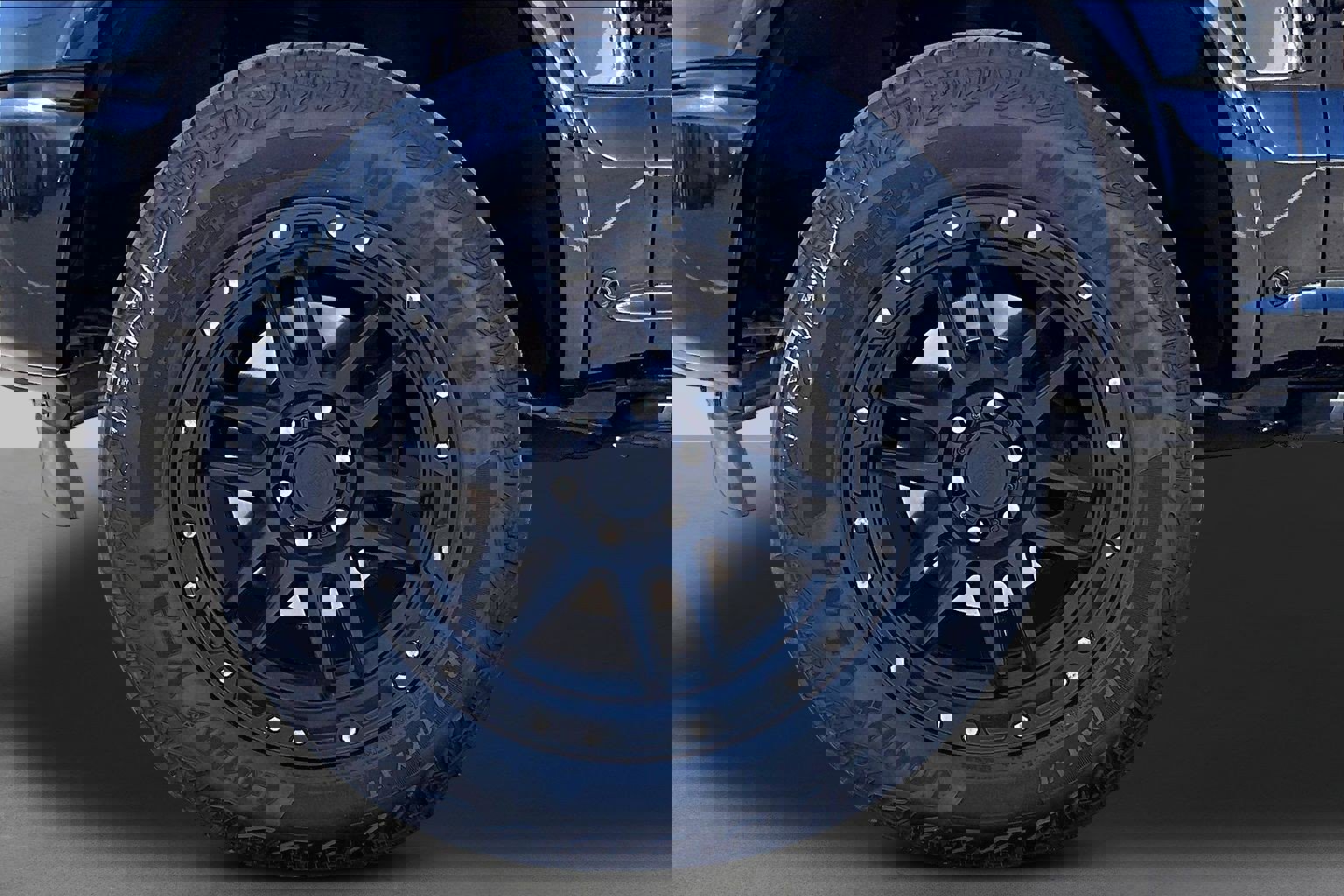 Used 2017 Ford F150 Platinum w/ Equipment Group 701A Luxury AWD/4WD image 8