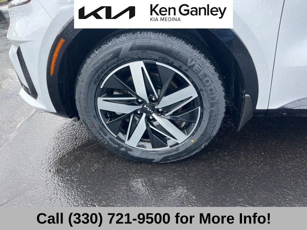 Certified 2023 Kia Sorento S image 17