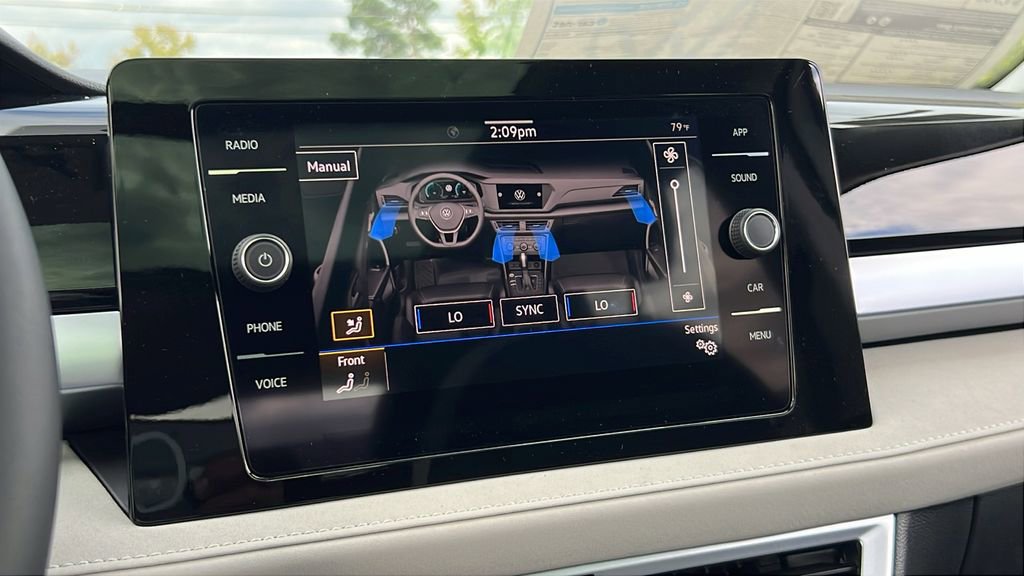 New 2025 Volkswagen Taos SE image 21