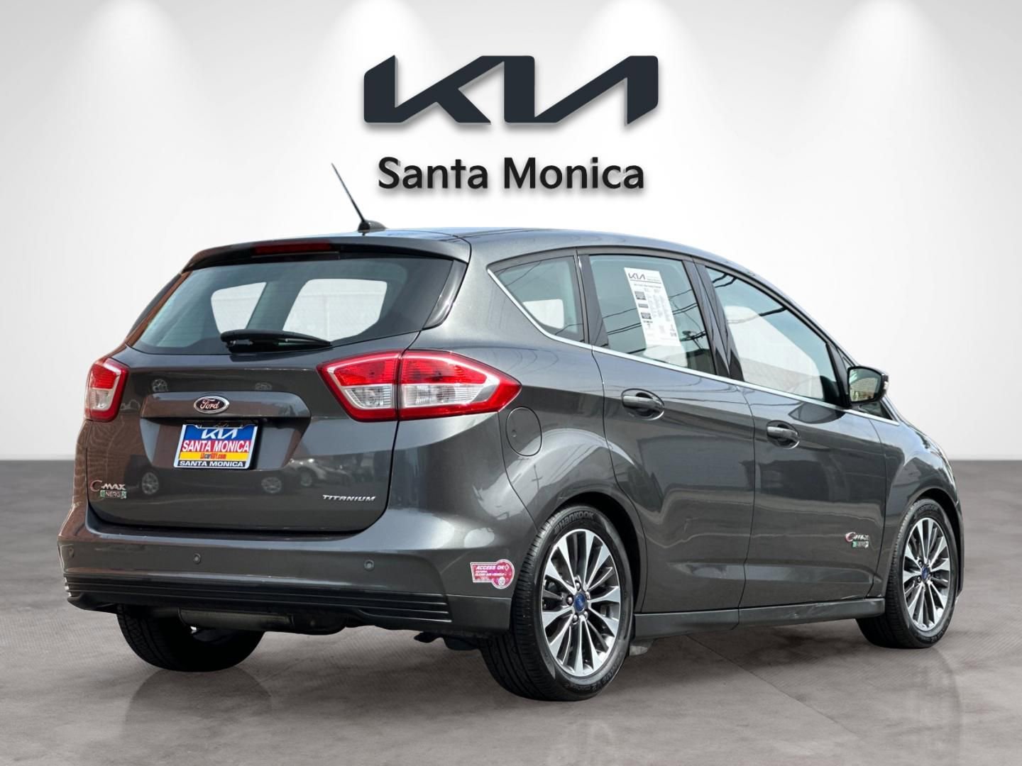 Used 2017 Ford C-MAX Energi Titanium w/ Equipment Group 501A image 6