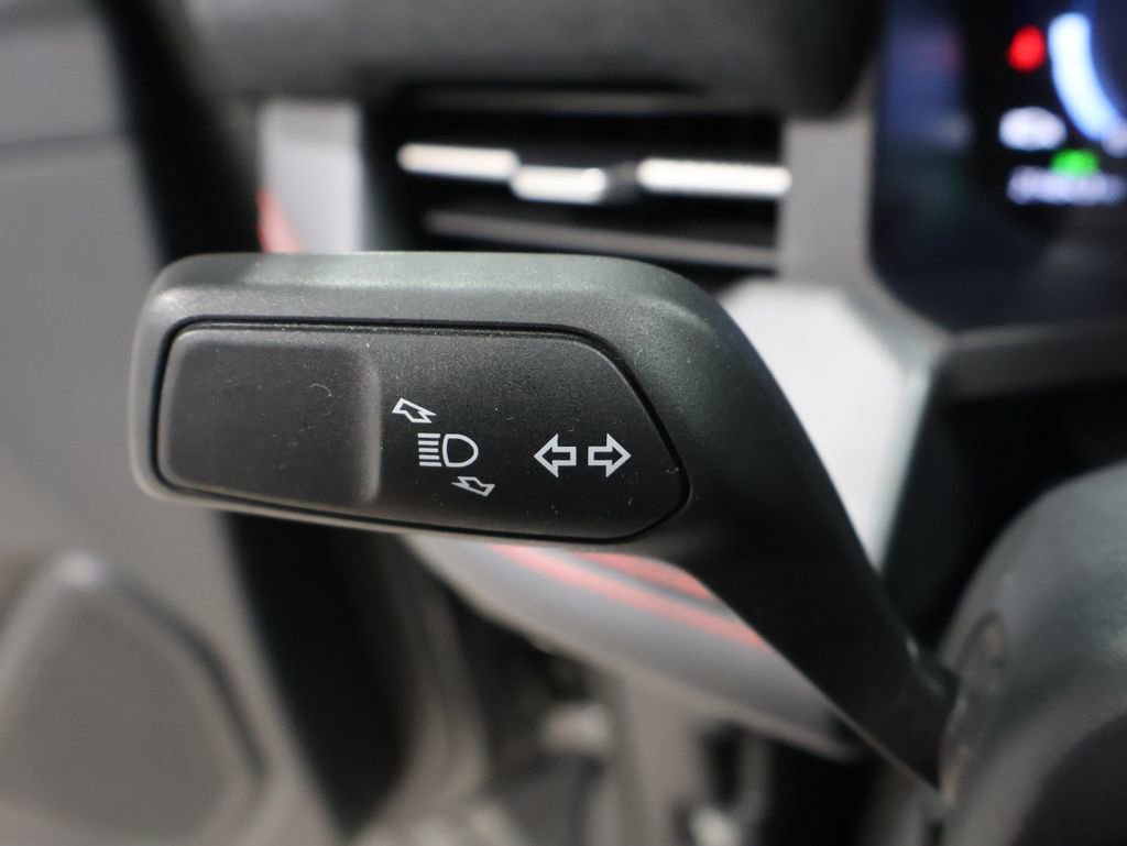 Used 2025 Ford Explorer ST-Line w/ ST-Line Street Pack image 39