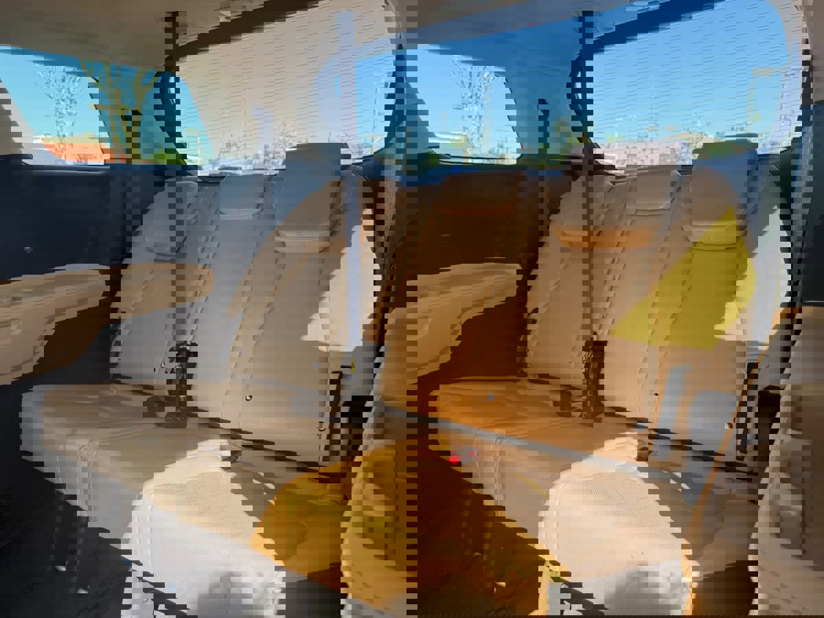 Used 2023 Kia Carnival LX image 15