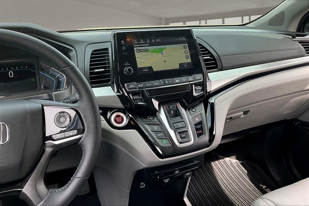 Certified 2024 Honda Odyssey Touring image 9