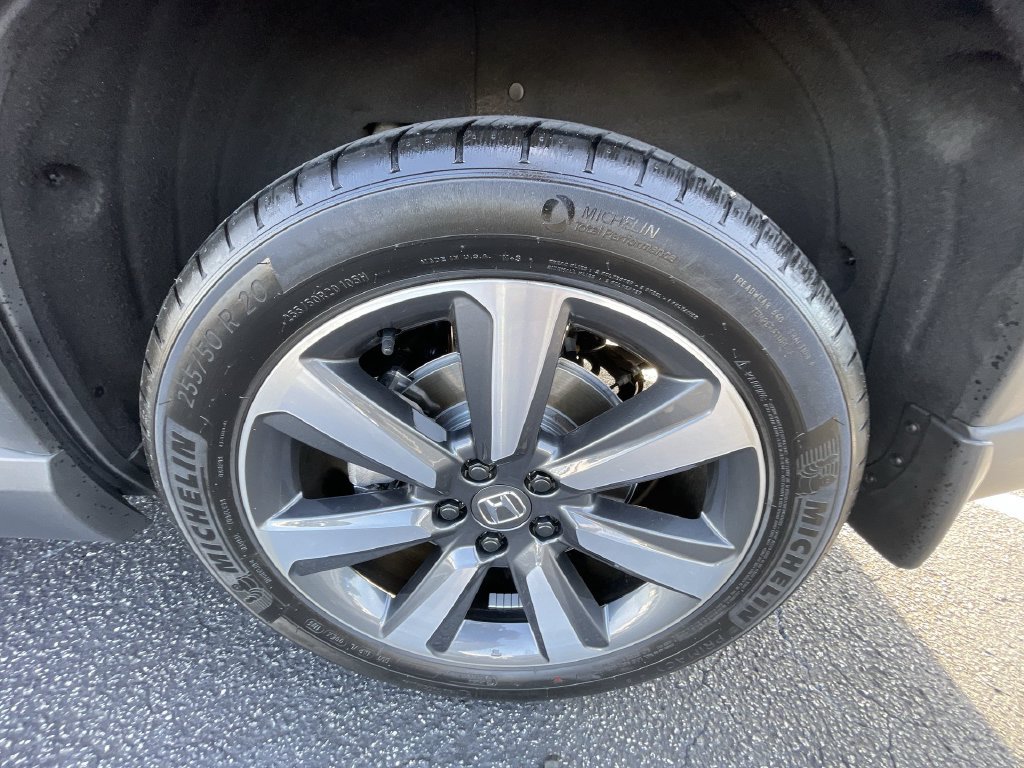 Used 2025 Honda Pilot Touring image 33