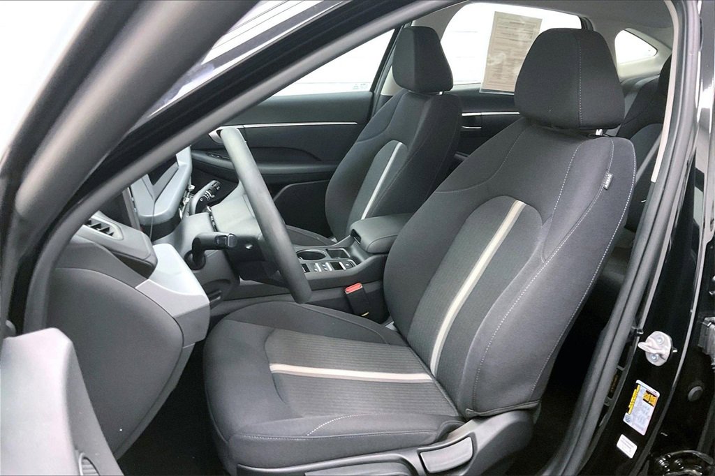 Certified 2025 Hyundai Sonata SE image 16