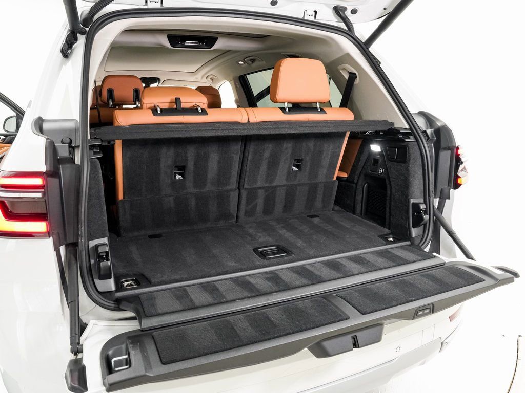 Used 2026 BMW X7 xDrive40i image 28