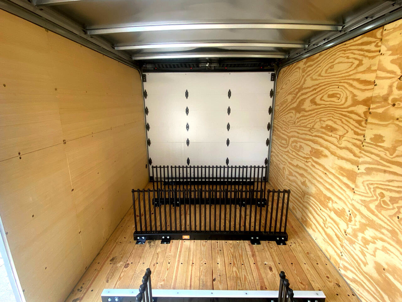 Used 2024 Ford E-350 and Econoline 350 Super Duty w/ Power Windows & Locks Group image 8