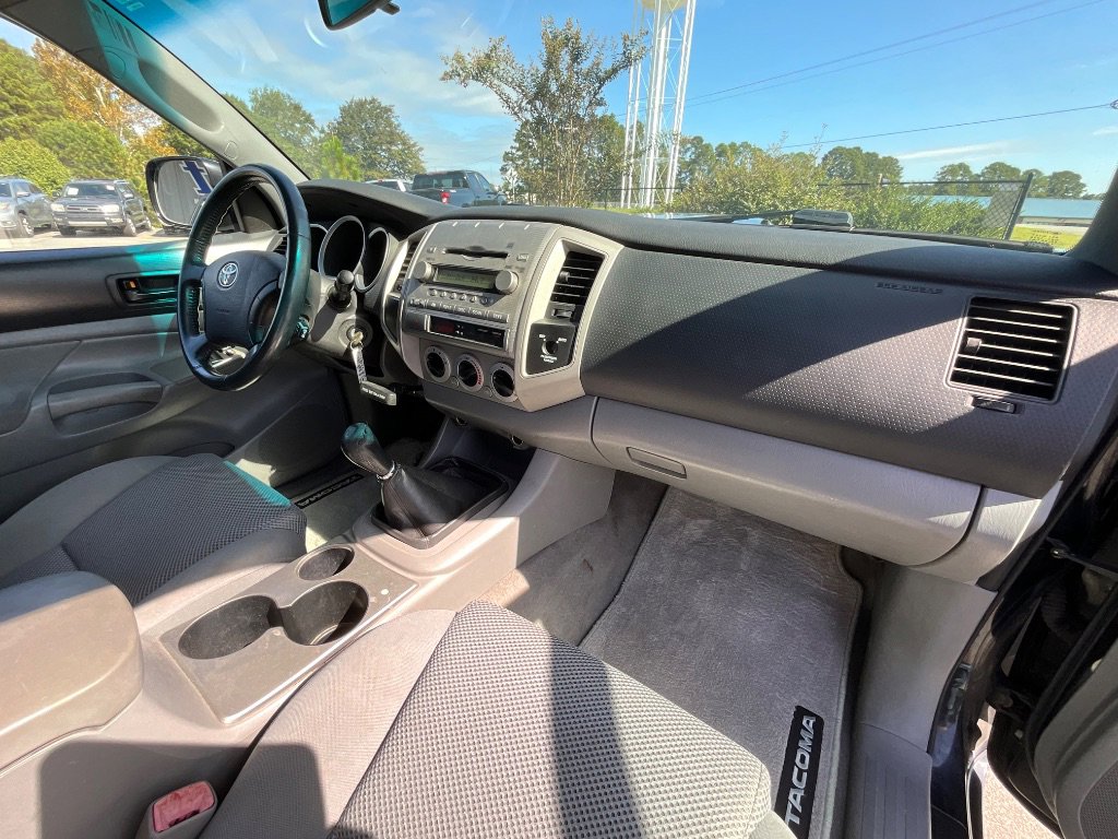 Used 2006 Toyota Tacoma X-Runner RWD image 23