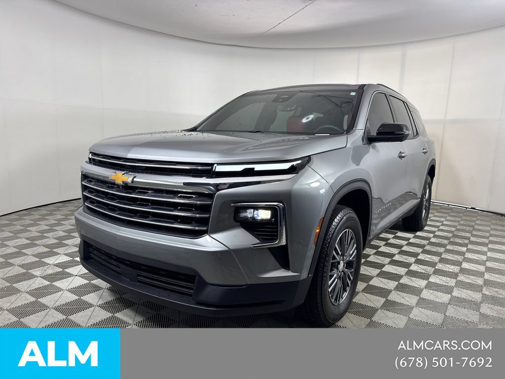 Used 2026 Chevrolet Traverse LT w/ Driver Confidence Package FWD image 1